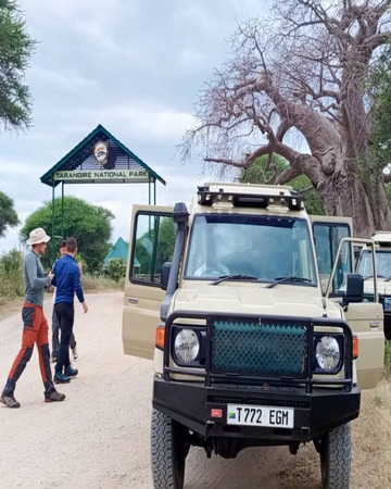 Tanzania Luxury Driving Safari